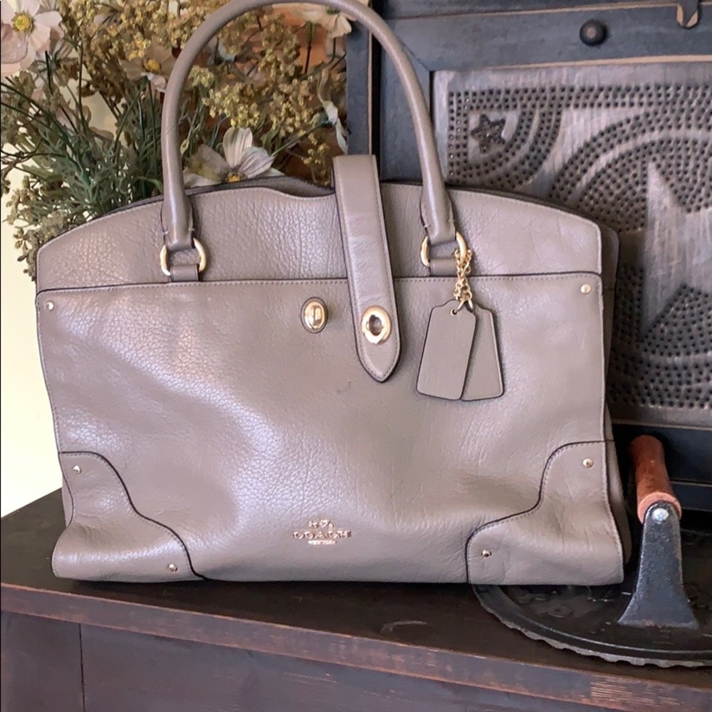 Authentic Coach leather Purse in pebble grey leather